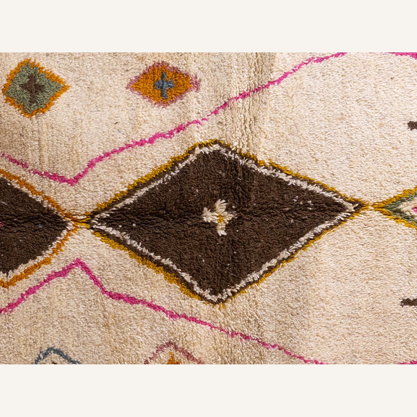 Azilal Moroccan Rug – Pink & Earth-Tone Diamond Medallions (150 × 260 cm / 5′ × 8′6″)
